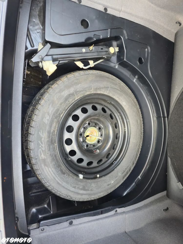 BMW Seria 5 523i - 16