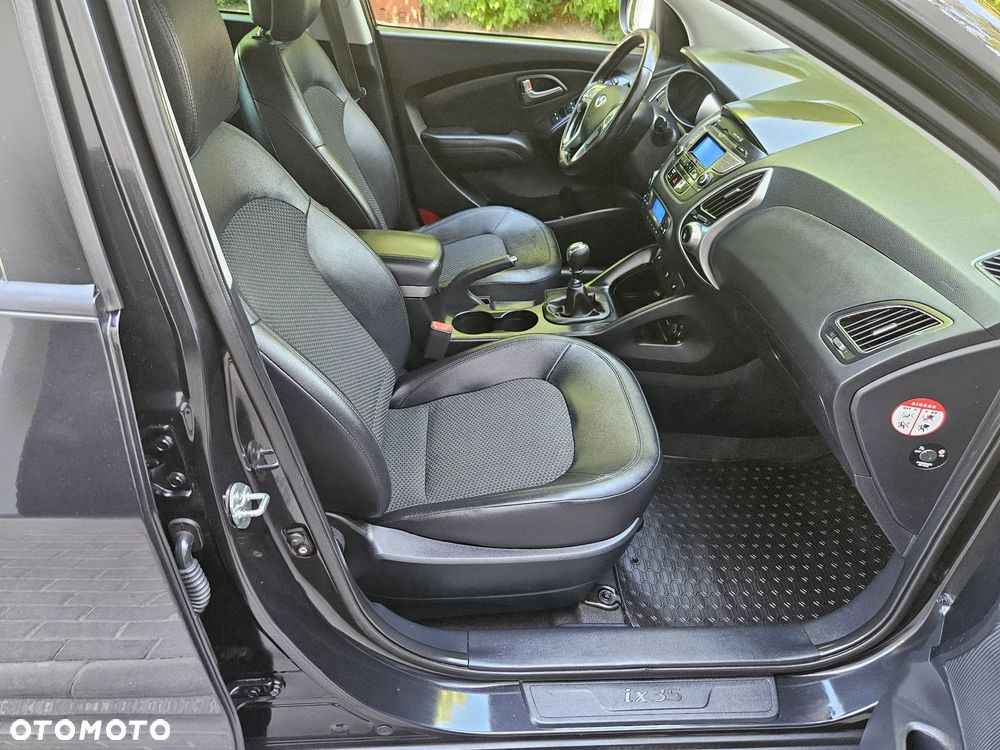 Hyundai ix35 1.6 2WD blue Trend - 13
