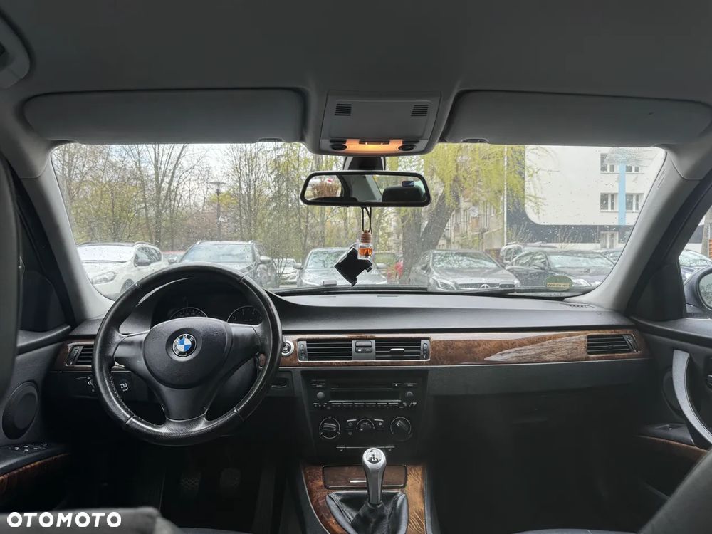 BMW Seria 3 ver-320i - 8