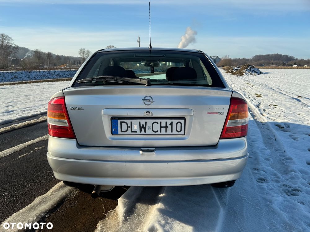 Opel Astra 1.6 - 6