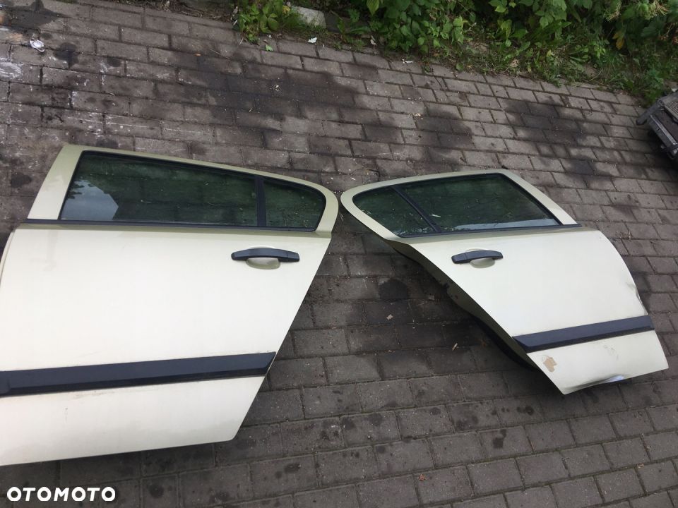 OPEL ASTRA H III DRZWI LEWE PRAWE TYŁ TYLNE Z40H - 1