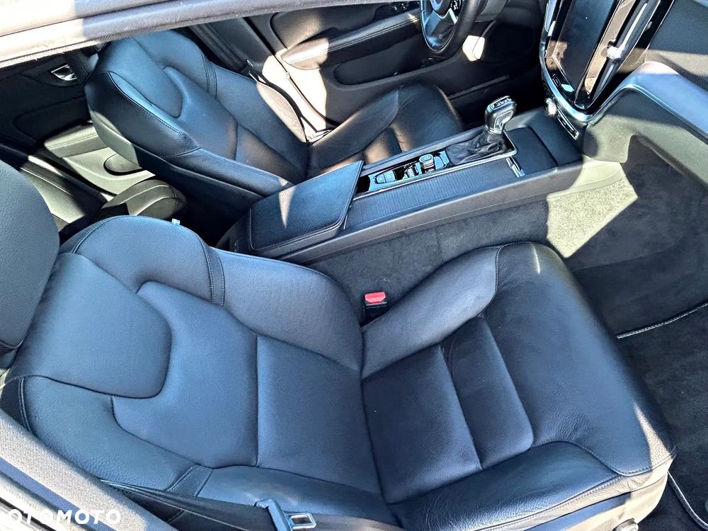 Volvo V60 T5 Momentum Pro - 12