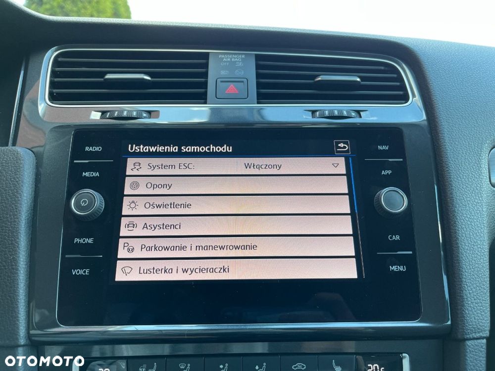 Volkswagen Golf Variant 2.0 TDI SCR Highline - 20