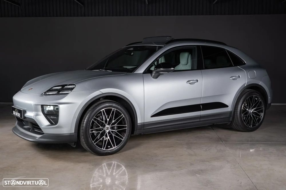 Porsche Macan Electric - 60
