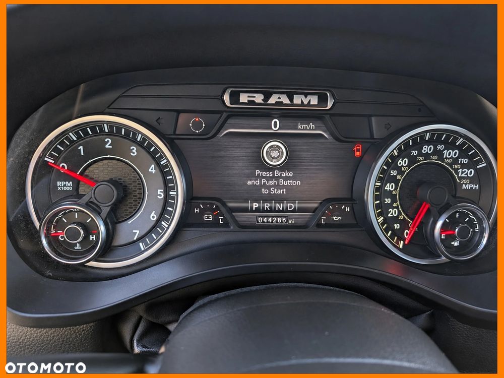 RAM 1500 Crew Cab Shortbed Bighorn - 23