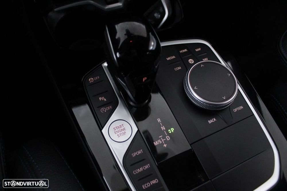 BMW 116 d Pack Desportivo M Auto - 33