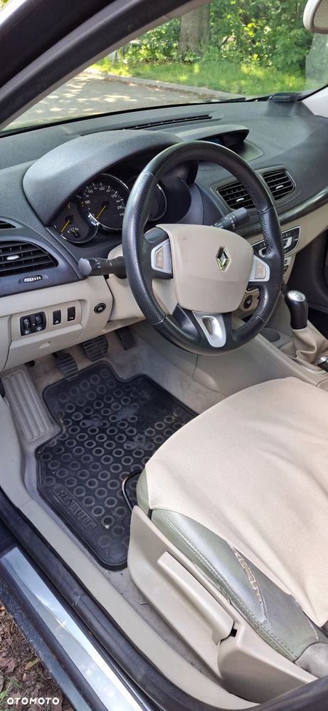 Renault Fluence 1.6 16V Privilege - 10
