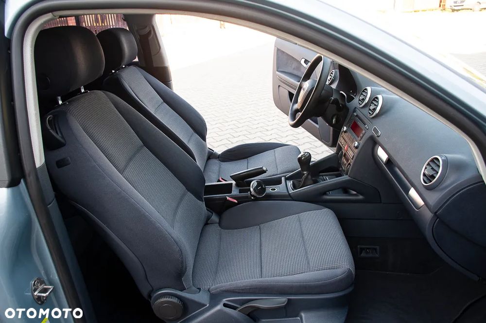 Audi A3 3-drzwiowe 1.6 Ambiente - 29
