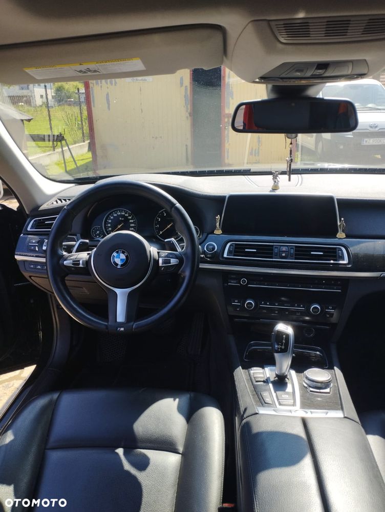 BMW Seria 7 740i - 3
