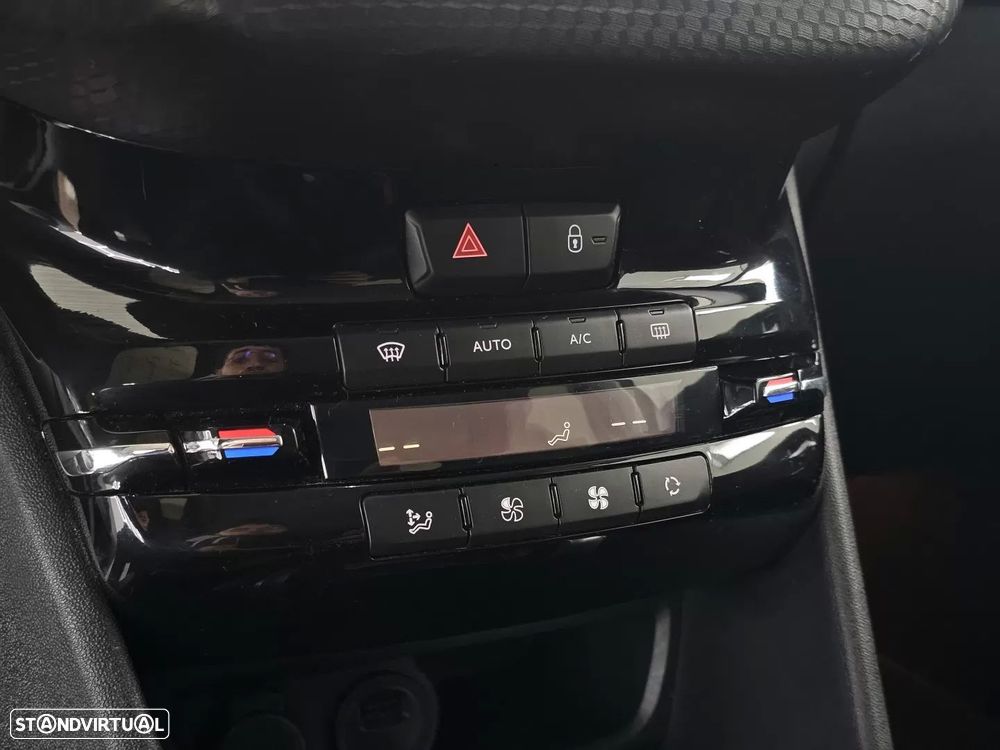 Peugeot 208 1.2 PureTech GT Line EAT6 - 25