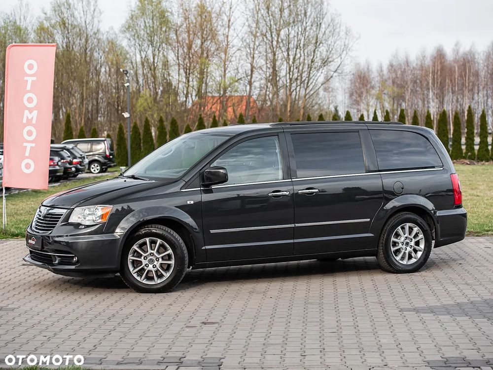 Lancia Voyager 3.6 Platinum - 13