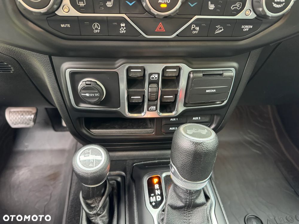Jeep Wrangler - 23
