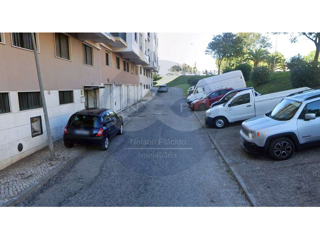 Garagem fechada para arrendamento em Massamá Norte - Grande imagem: 3/12