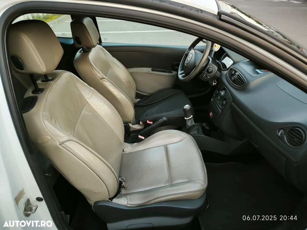 Renault Clio III 1.5dCi Authentique - 5