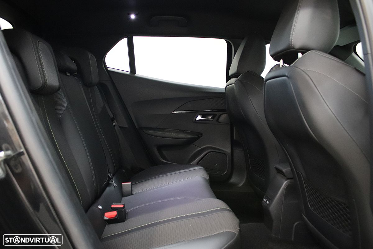 Peugeot e-2008 50 kWh GT - 21