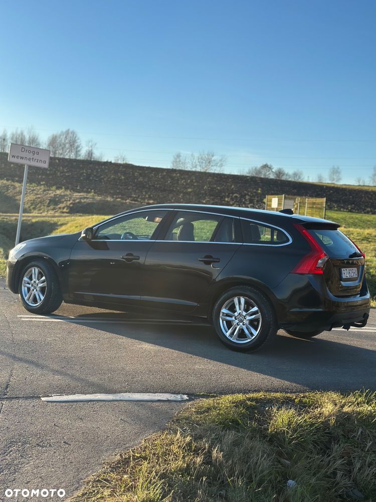 Volvo V60 T3 Summum - 6