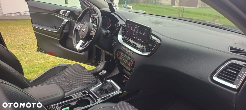 Kia XCeed 1.5 T-GDI Business Line - 12