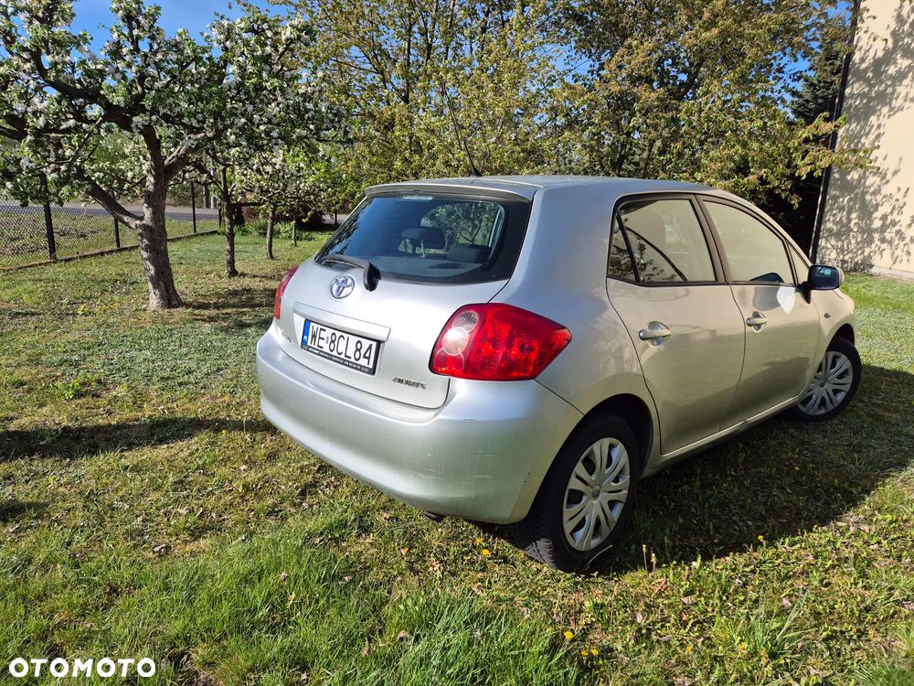Toyota Auris 1.6 VVT-i Prestige - 4