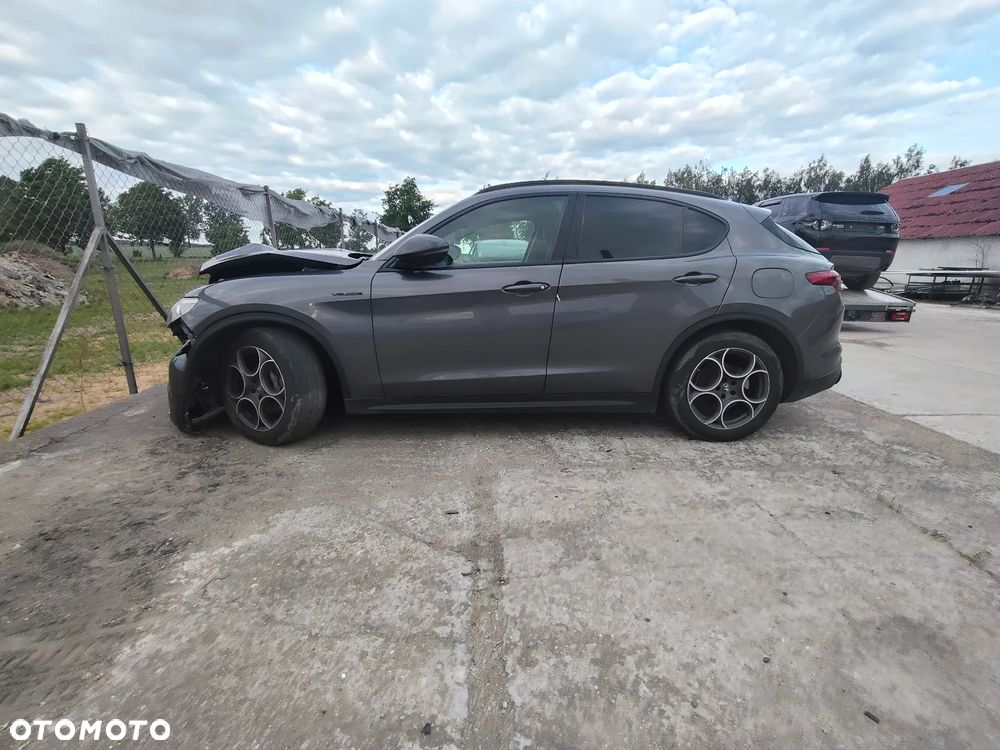 Alfa Romeo Stelvio - 17
