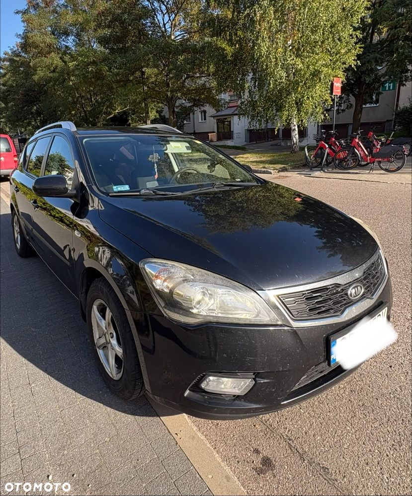 Kia Ceed 2010 photo 4