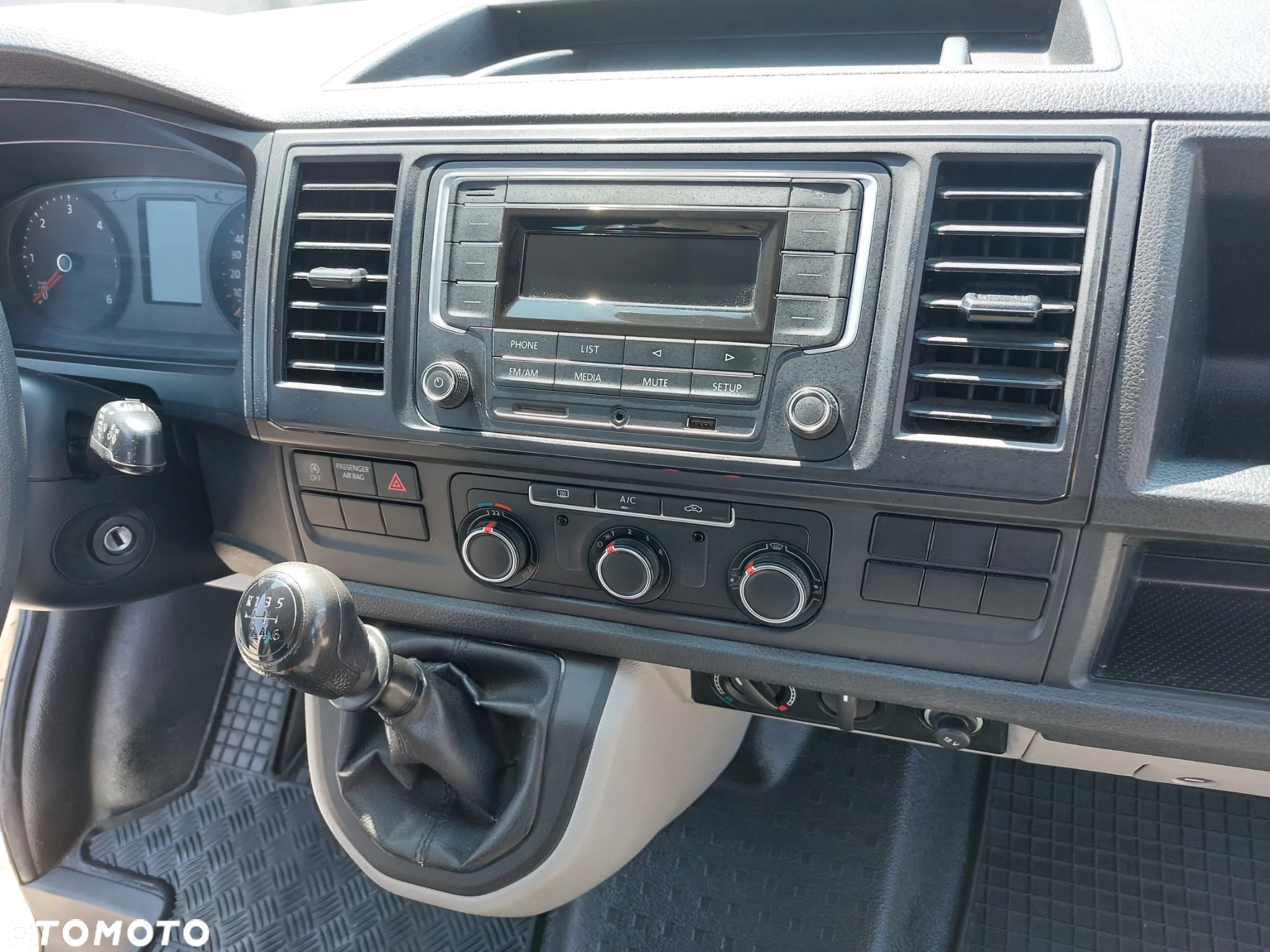 Volkswagen Transporter T6 TDI L2H1 - 26