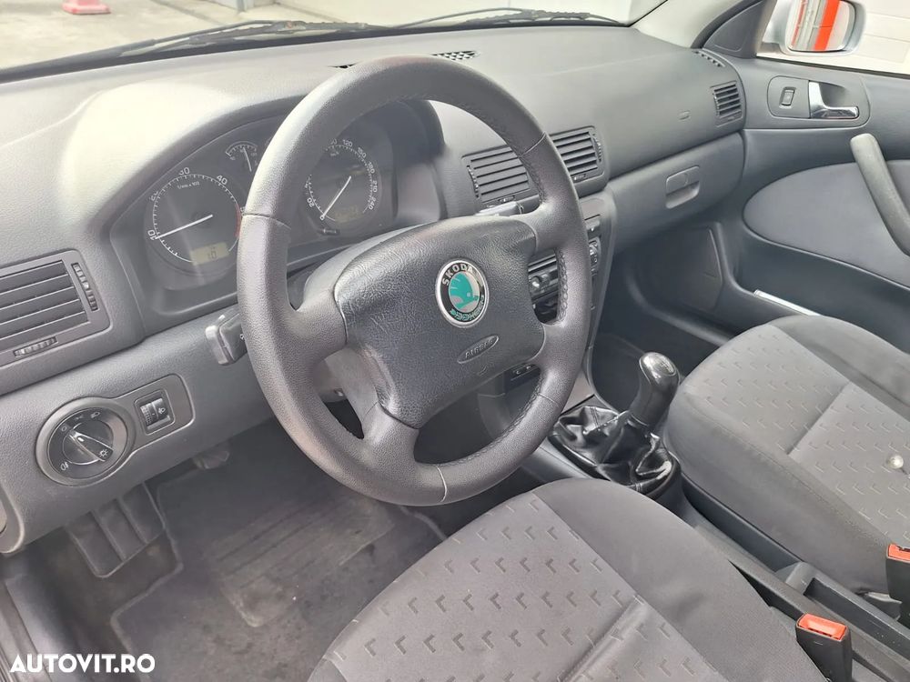 Skoda Octavia 1.9 TDI Ambiente - 9