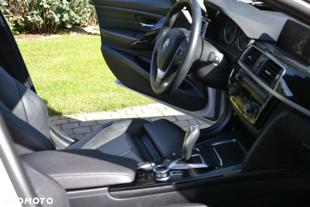 BMW Seria 3 320d Luxury Line Purity sport - 10