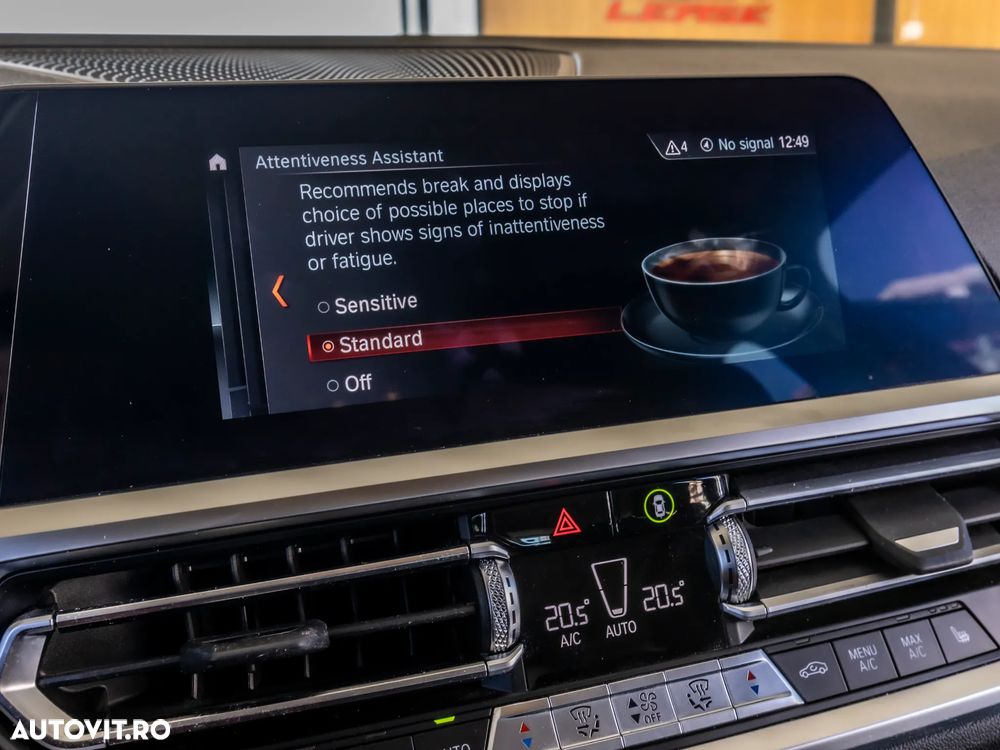 BMW Seria 3 320d Touring Aut. - 30