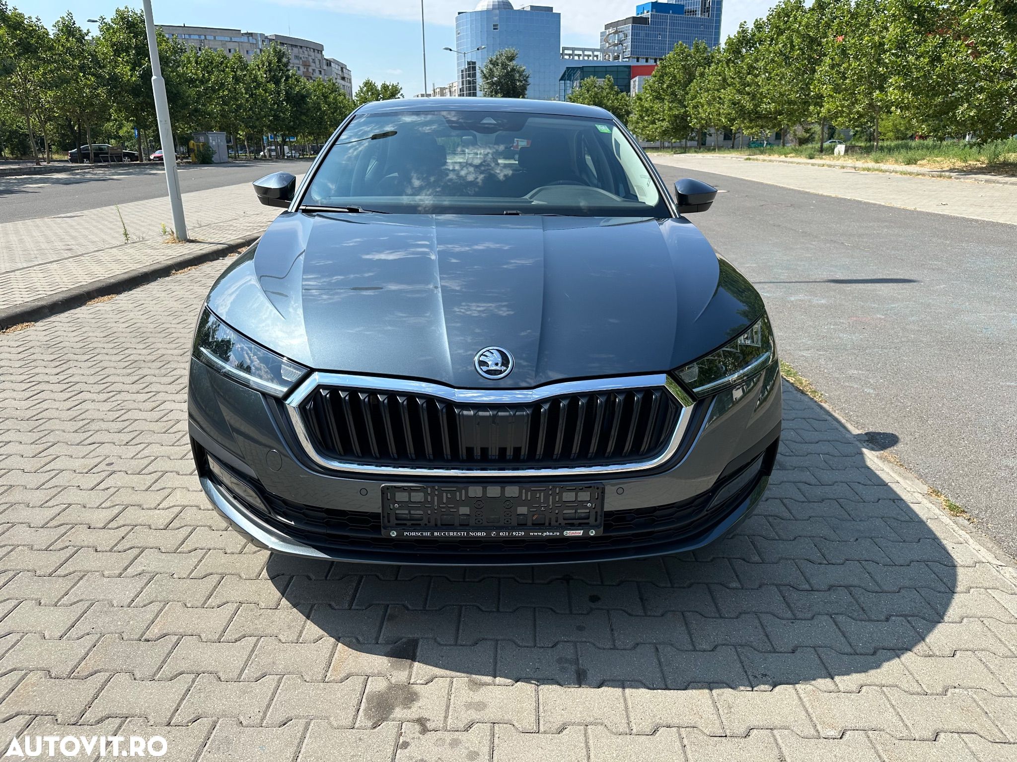 Skoda Octavia 2.0 TDI DSG Style - 1