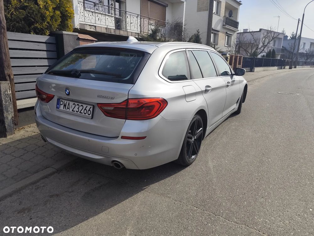 BMW Seria 5 520d Luxury Line - 4