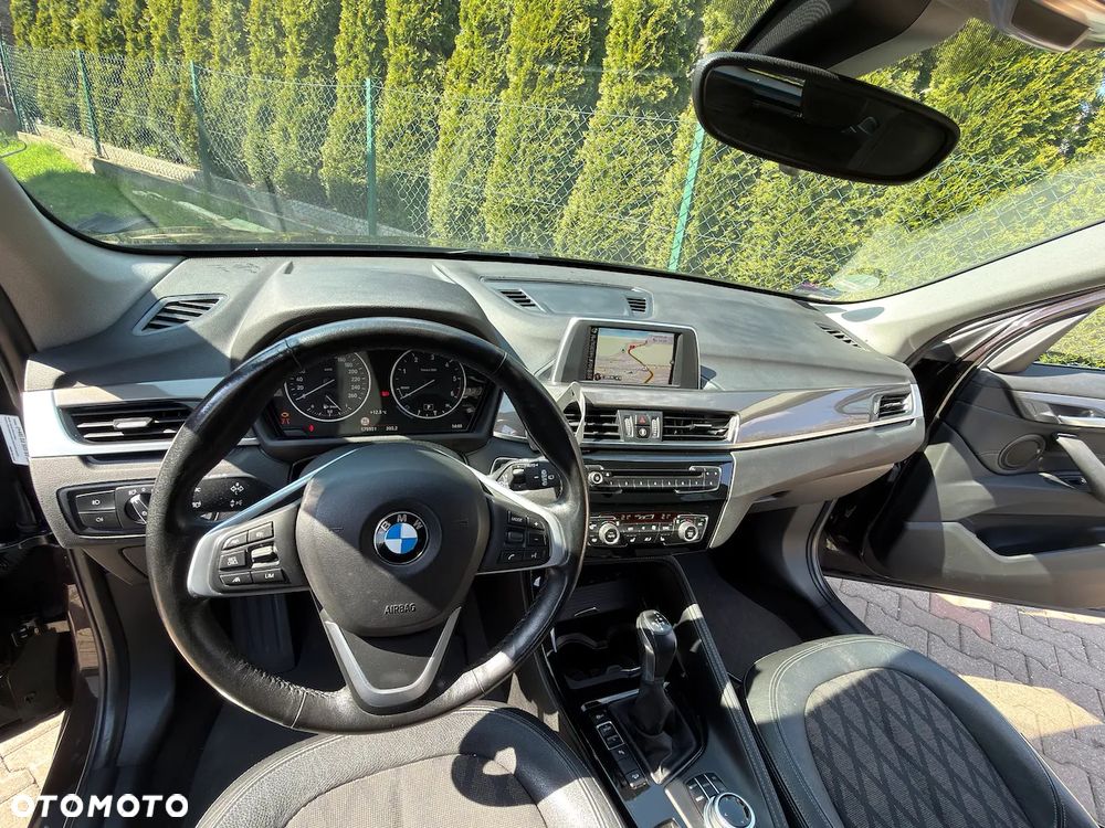 BMW X1 xDrive18d xLine - 11