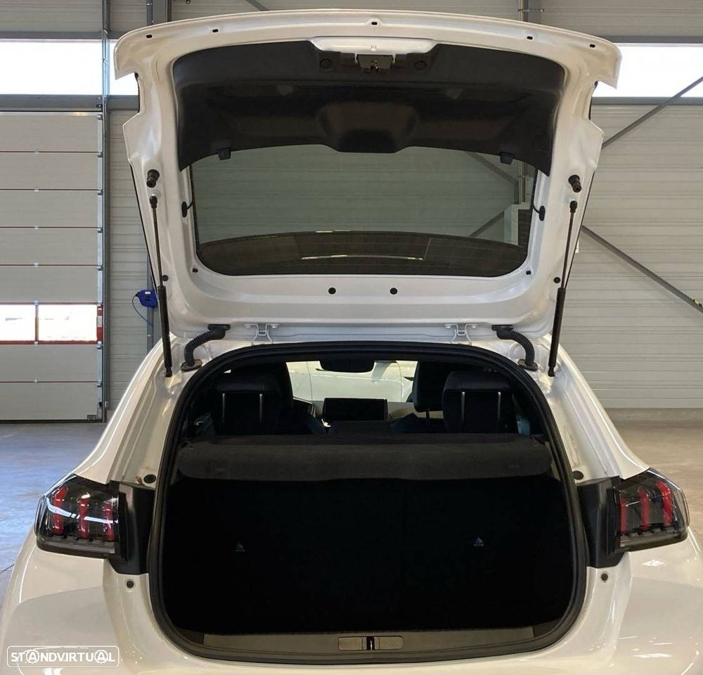 Peugeot e-208 50 kWh GT - 5