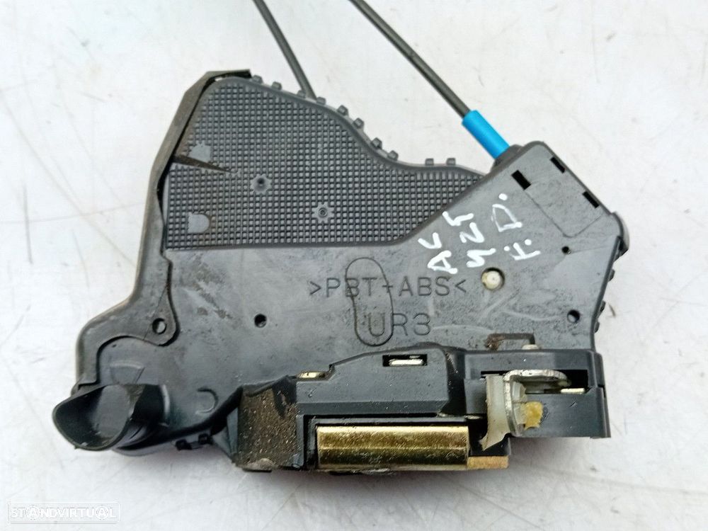 Fechadura / fecho porta frente direito TOYOTA Avensis Sedan (_T22_) - 2