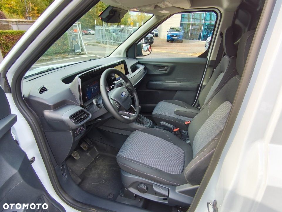 Ford Transit Courier - 20