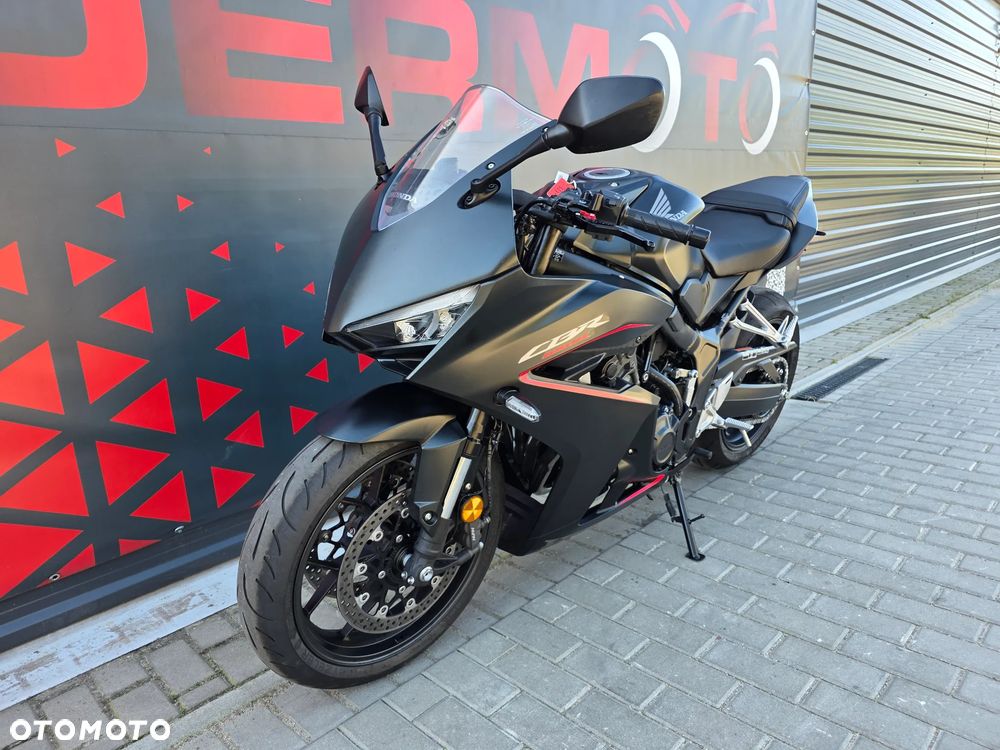 Honda CBR - 37