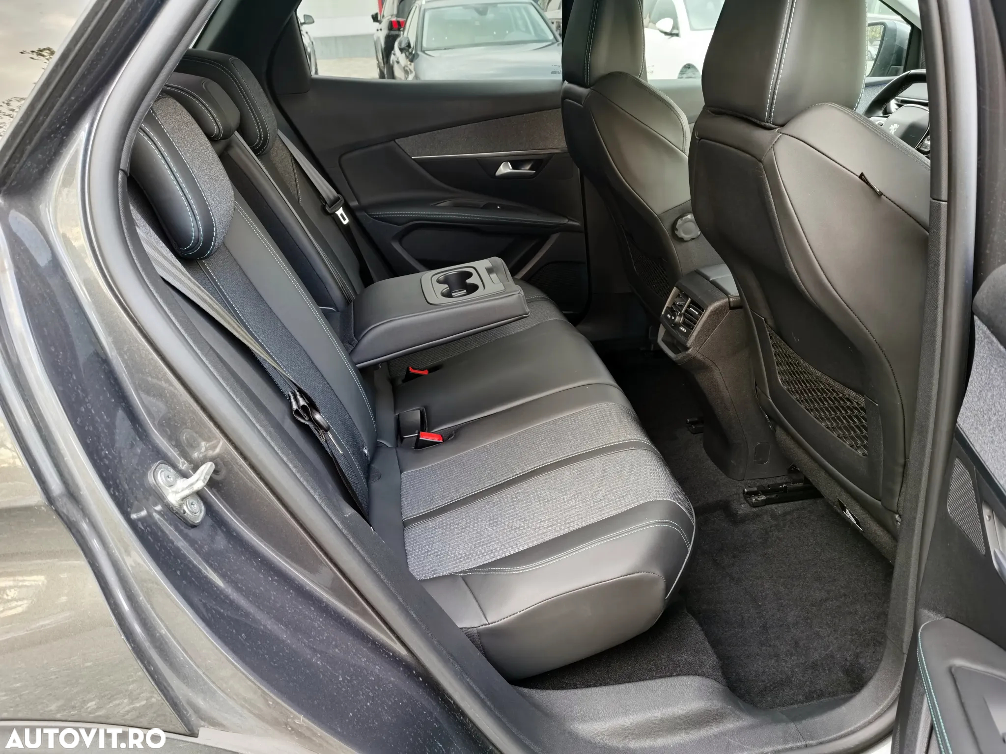 Peugeot 3008 PureTech 130 Stop & Start GPF EAT8 Allure - 7
