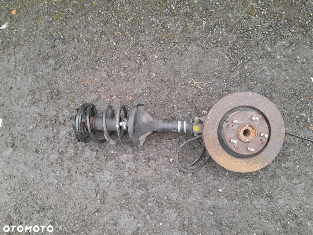 Zwrotnica z mcphersonem rpawa/lewa Mitsubishi Outlander I 1 lift 2004r. Cena za szt. - 2