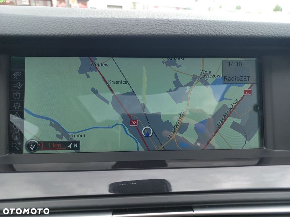 BMW Seria 5 550i - 25