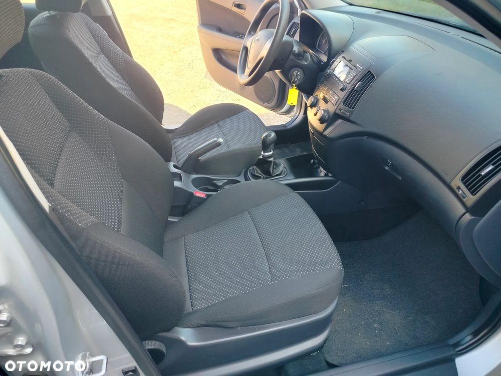 Hyundai i30 i30cw 1.4 blue Comfort - 25