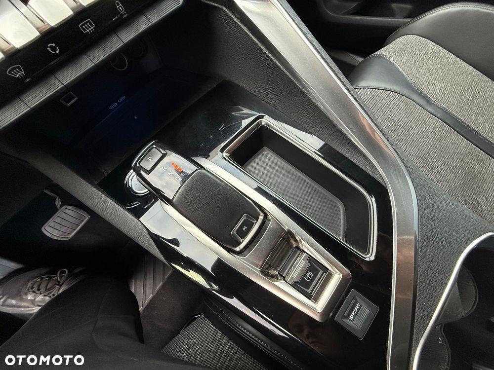 Peugeot 3008 1.5 BlueHDi Allure S&S EAT8 - 25