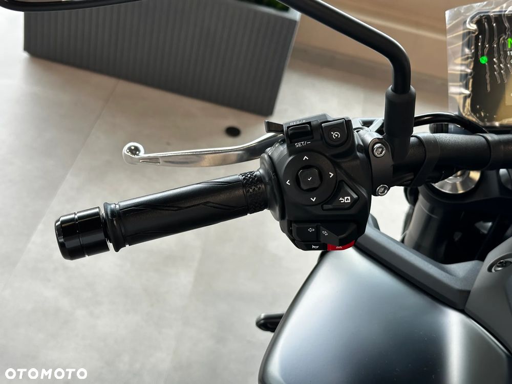 Yamaha MT - 6