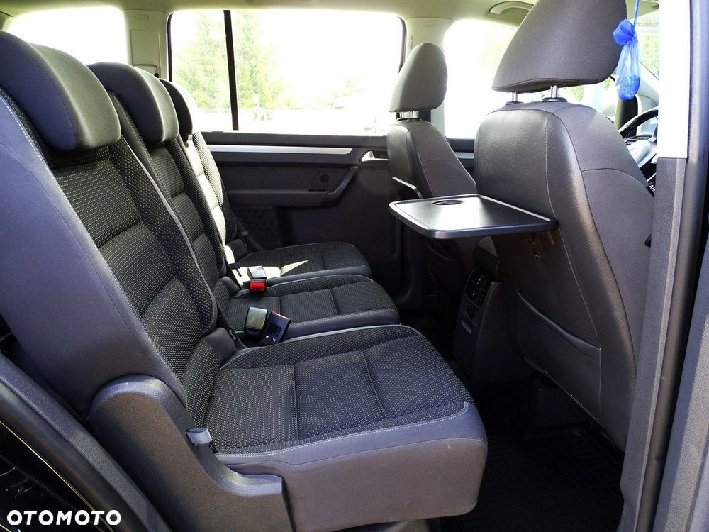 Volkswagen Touran - 18
