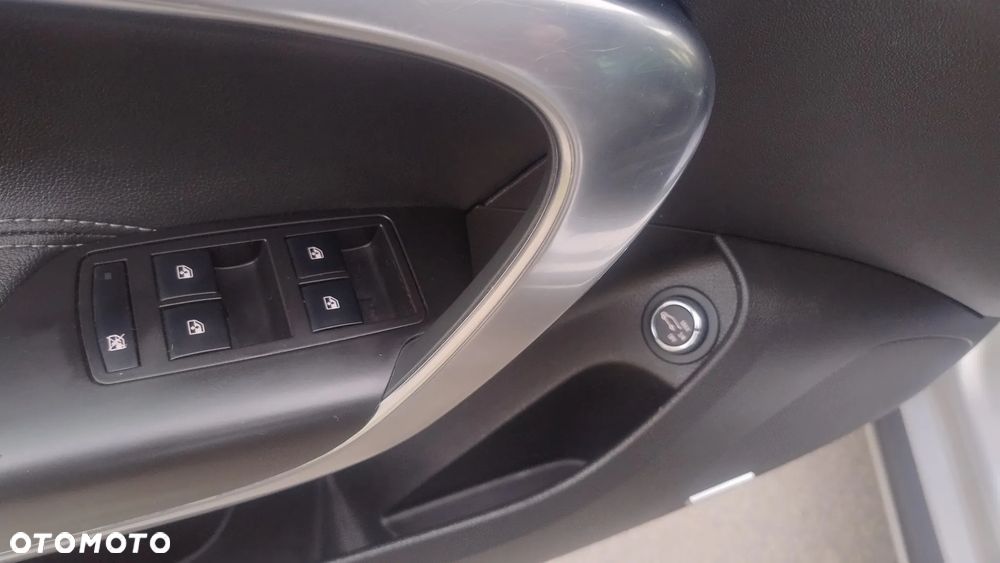 Opel Insignia 2.0 Turbo 4x4 Automatik Edition - 26