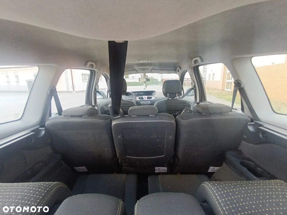 Renault Grand Scenic 1.9 dCi FAP Dynamique - 12