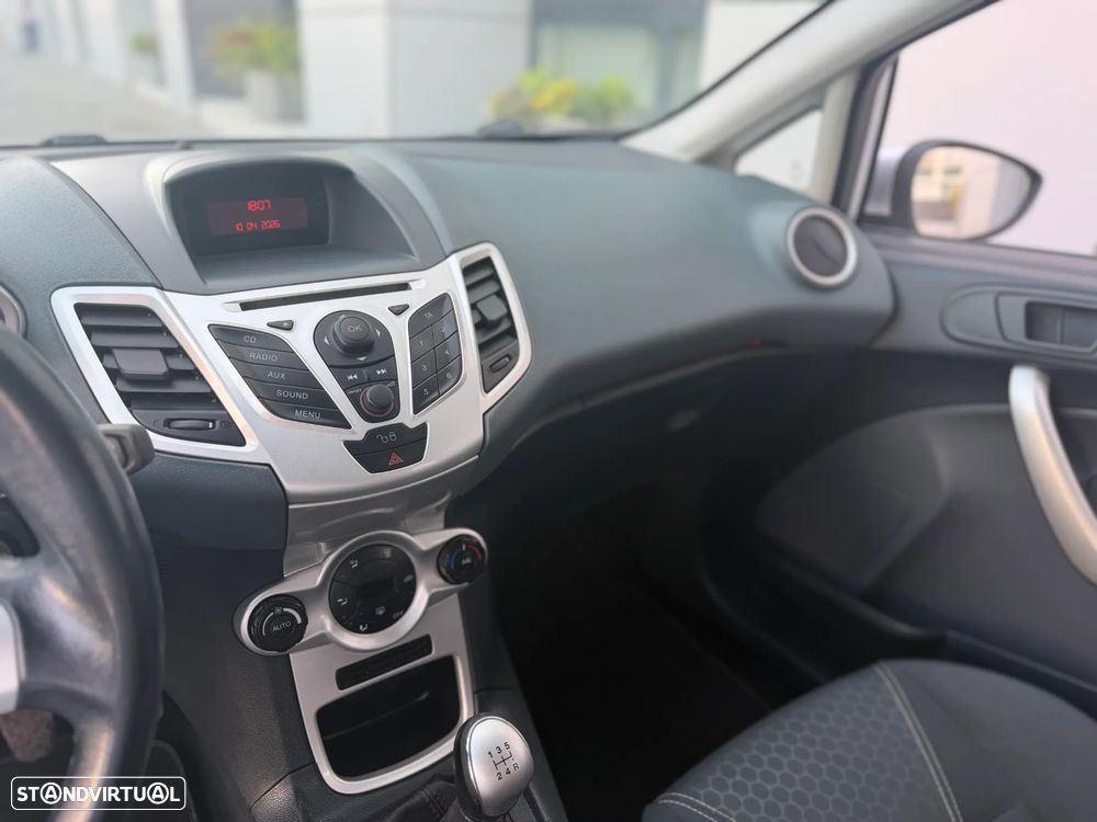 Ford Fiesta 1.25 Titanium - 22