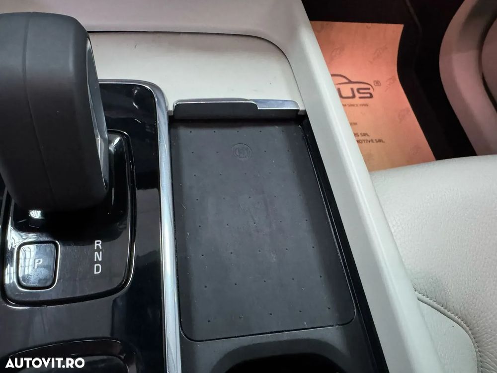 Volvo XC 60 T6 AWD Recharge Geartronic Inscription - 31