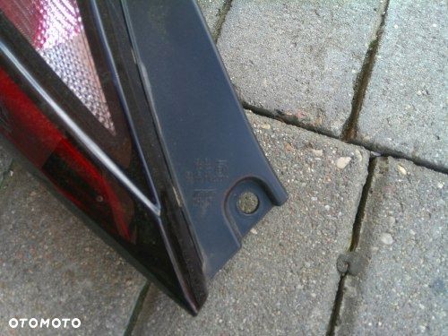 TOYOTA AYGO X 22+ LEWA TYLNA LAMPA ORYGINAŁ EUROPA - 2