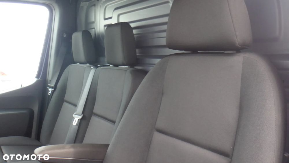Mercedes-Benz Sprinter - 8