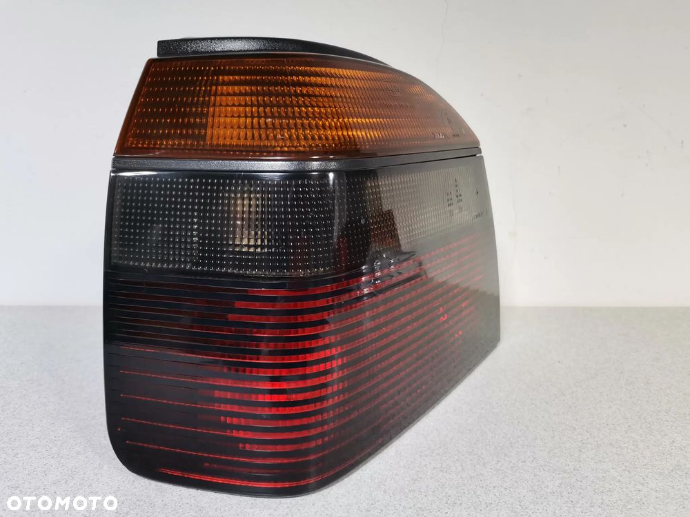 Lampa Tył Tylna LEWA VOLKSWAGEN GOLF III 3 H/B 3d 5d 92-98 HELLA - 2