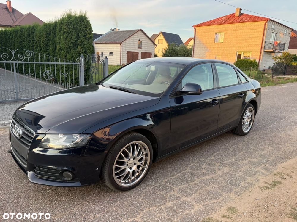 Audi A4 Limousine - 3